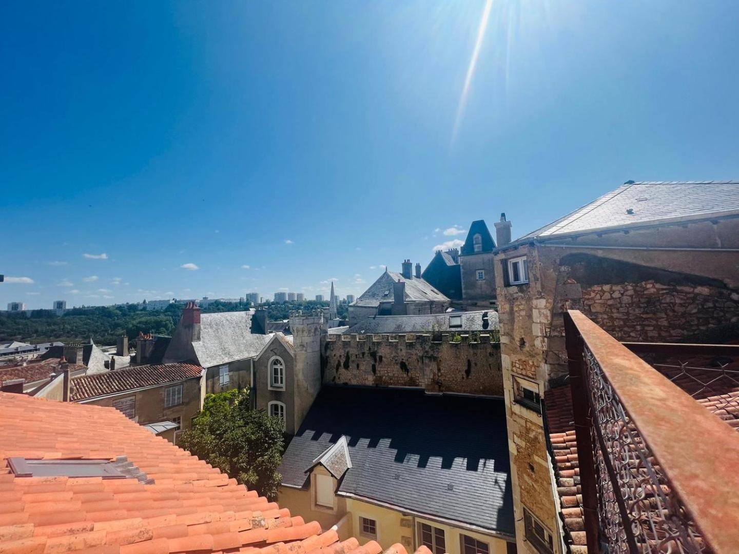 So British ! Appart Atypique Et Sa Petite Terrasse Πουατιέ Εξωτερικό φωτογραφία